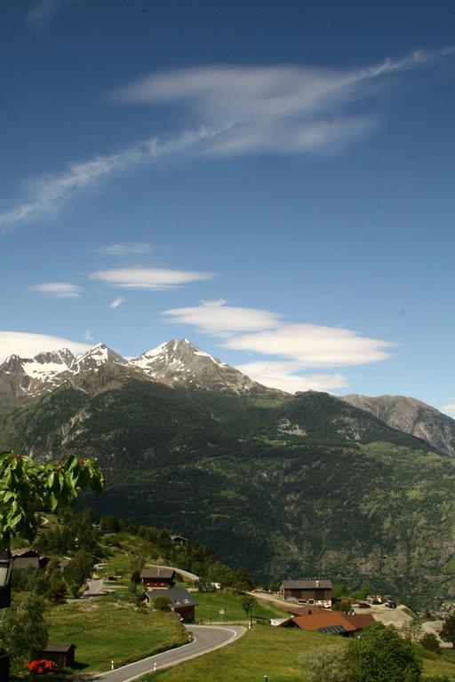 Hotel Alpenblick Zeneggen Номер фото