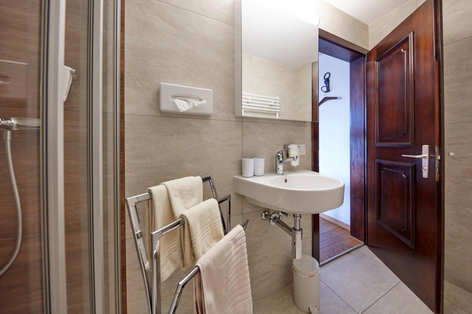 Hotel Alpenblick Zeneggen Екстер'єр фото