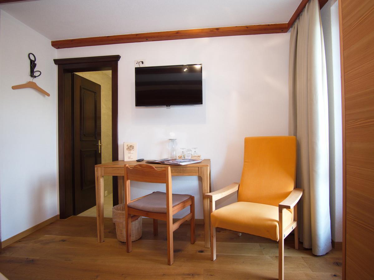 Hotel Alpenblick Zeneggen Екстер'єр фото