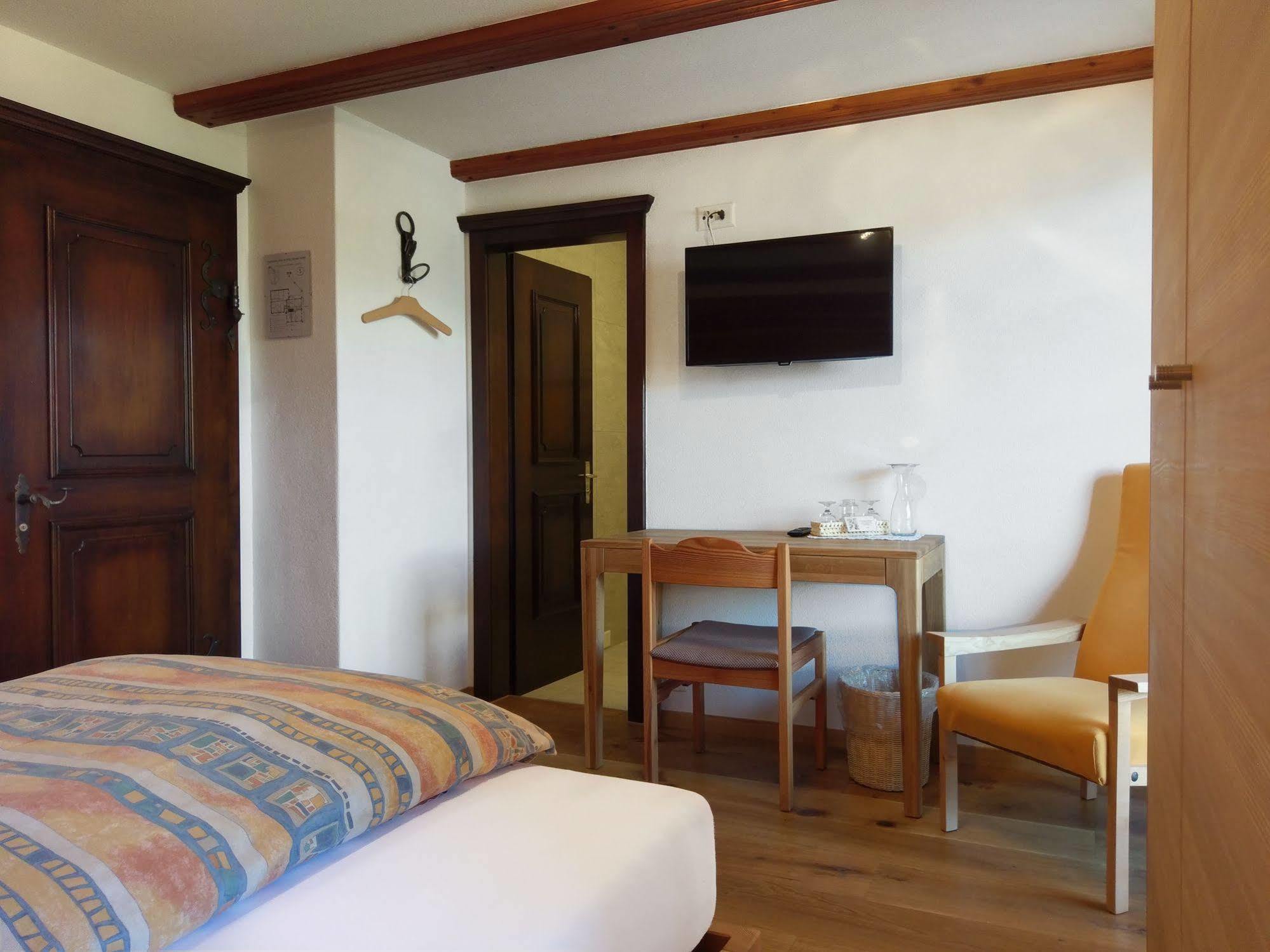 Hotel Alpenblick Zeneggen Екстер'єр фото